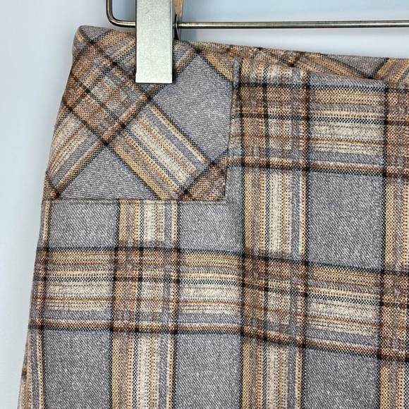 Tribal Plaid Leggings in Tan and Brown - Picture 8 of 15